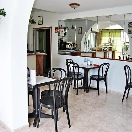 Hotel Maruxa *